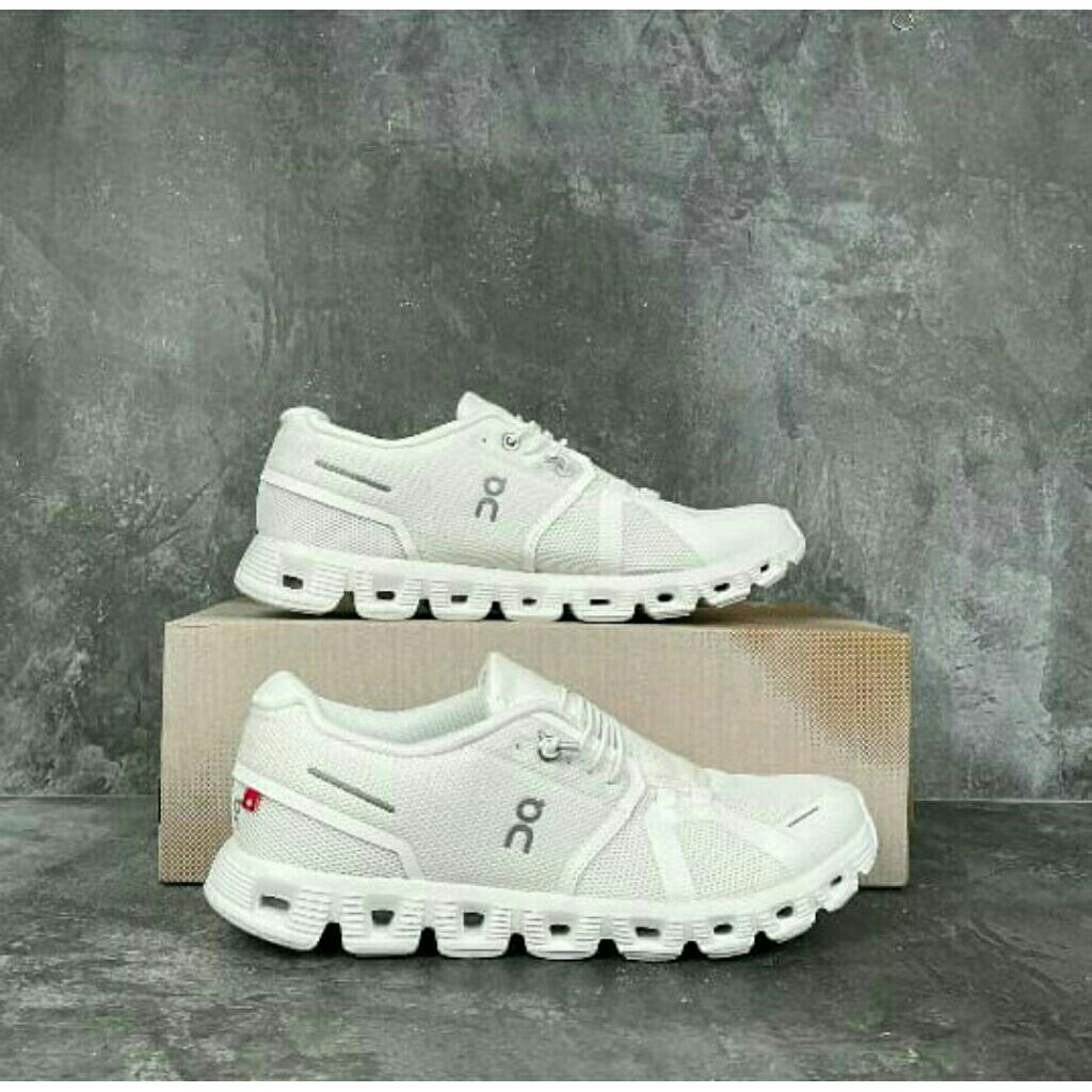Sepatu on cloud 5