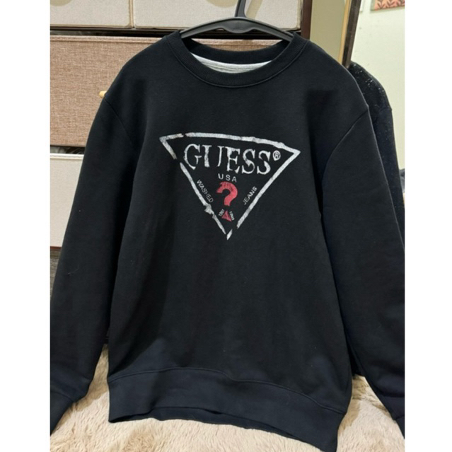 GUESS sweater