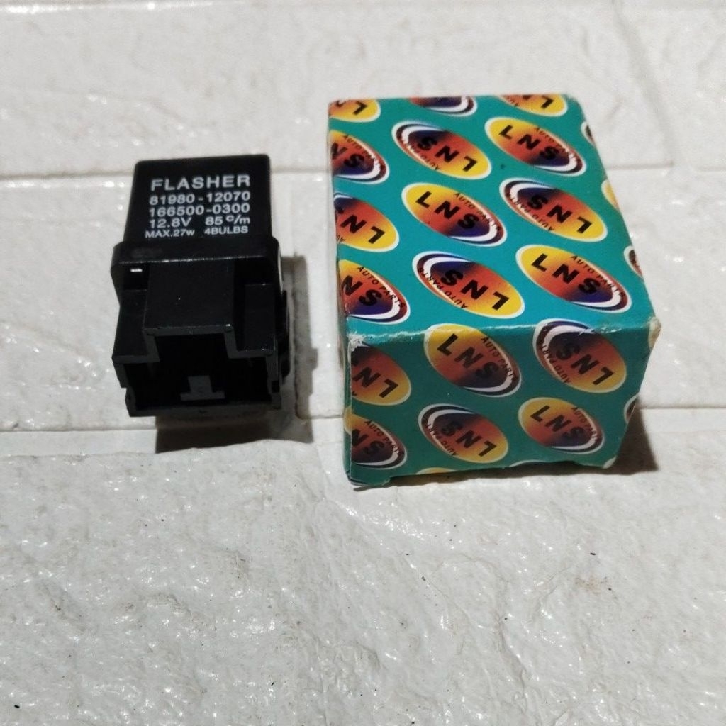 Flasher sen kijang kapsul 7 K  81980-12070