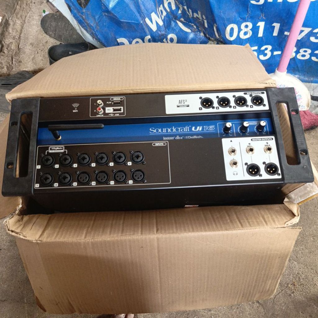 mixer digital  SOUNDCRAFT UI16 second