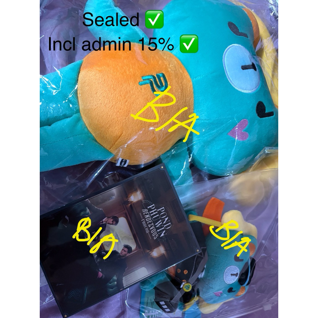 READY STOCK PERMPON HUGGABLES PLUSH STATION MASTER DOLL KEYCHAIN MINI PHOTOSET PONDPHUWIN POND PHUWI