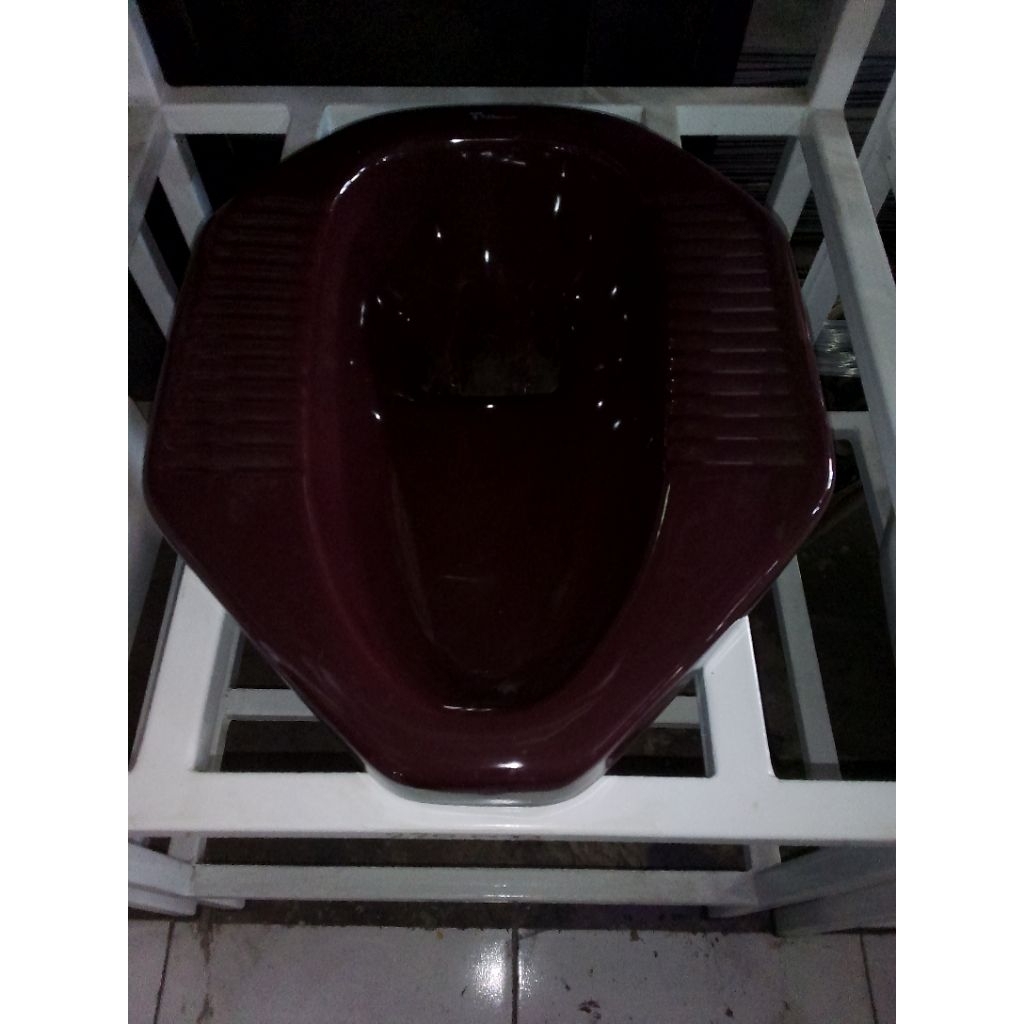 Kloset Jongkok Trilliun Maroon