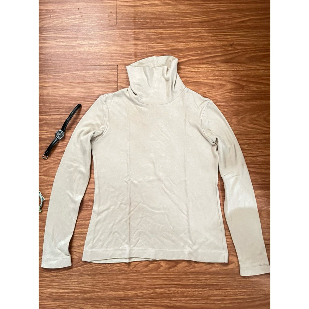 Preloved Heattech turtle neck UNIQLO