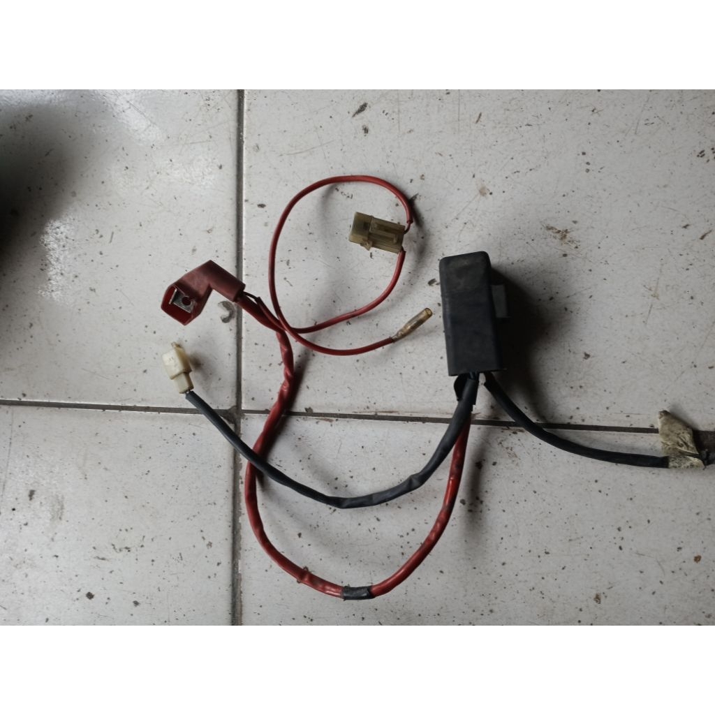 kabel aki/sikring + bendik Yamaha fino 125 GRANDE kode BT20 original copotan