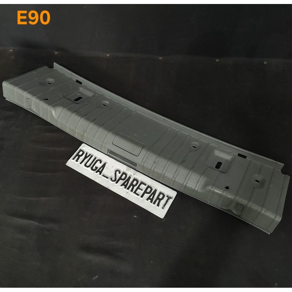 Trim Cover Trunk/Boot Bagasi Original BMW E90 E91 Seri 3 705258