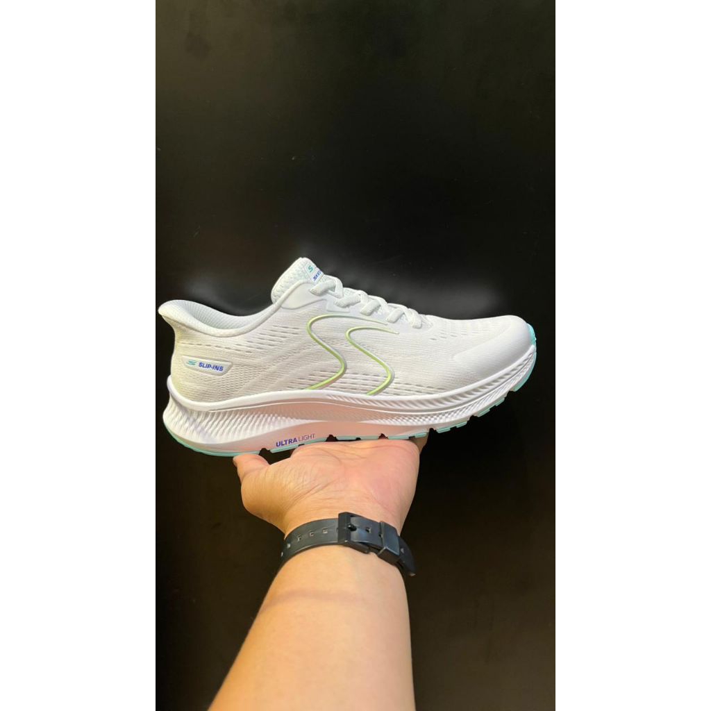 SKECHERS GO RUN CONSISTENT SLIP-IN