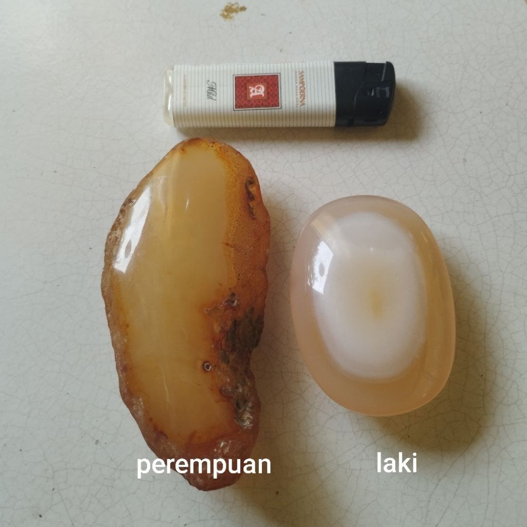 batu enhydro/bat tadah air/mustika air