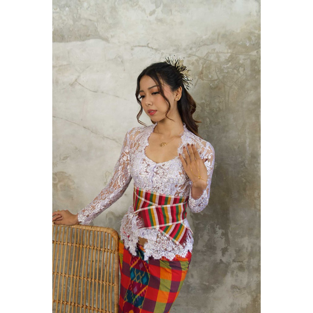 Kebaya Brokat Putih Payet Metalic