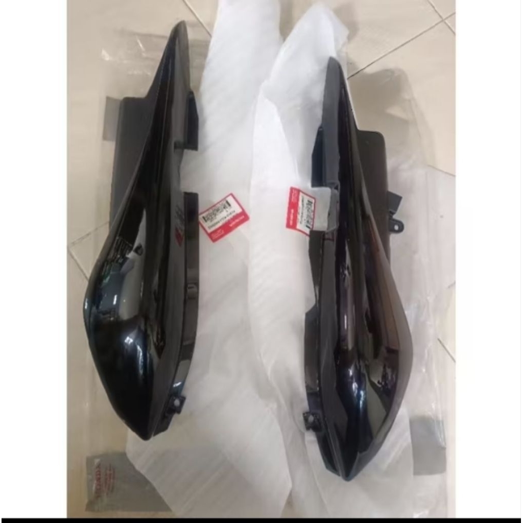 Cover body kanan kiri plus sambungan body belakang untuk motor Tiger Revo Old number part 77210KCJ66