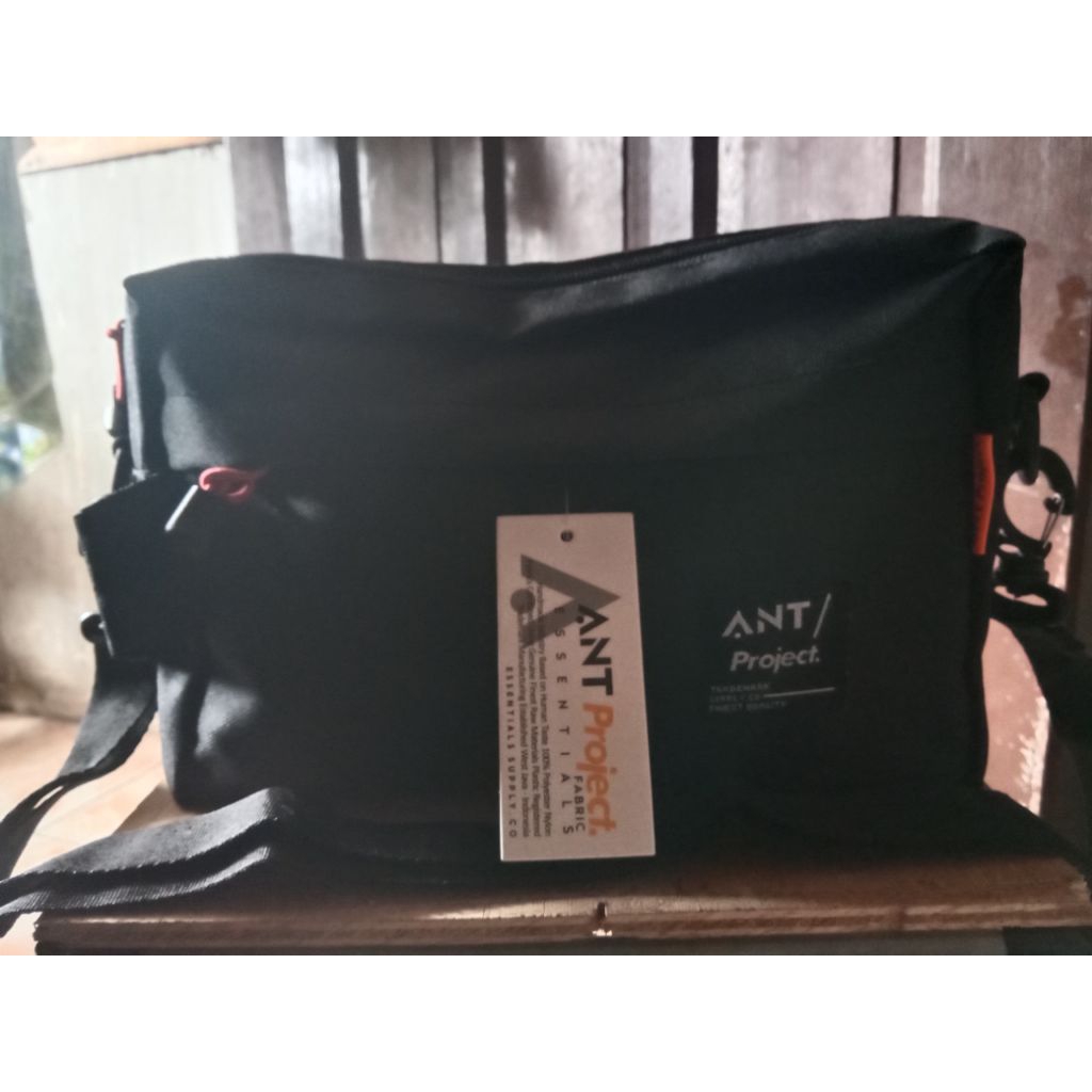 Tas cowok ANT project