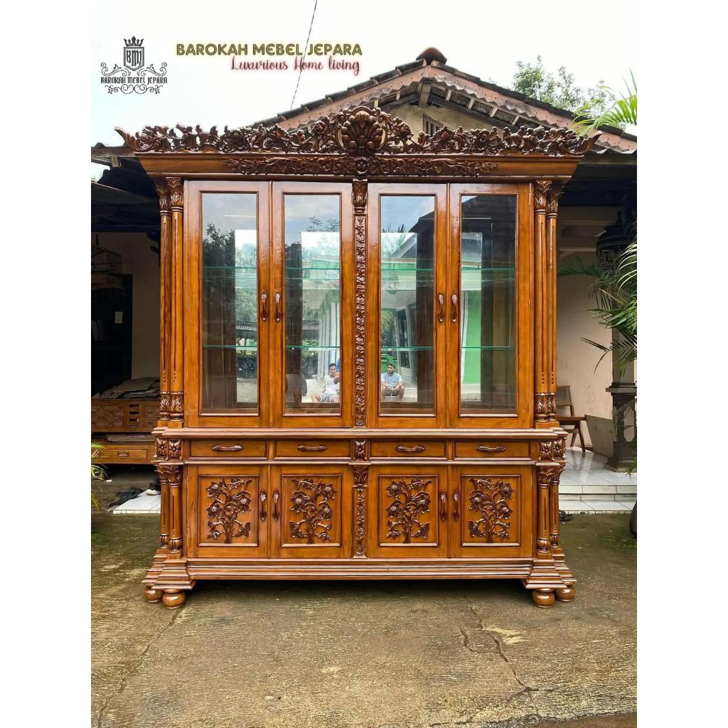 Lemari Hias 4 Pintu ukiran Kayu Jati Jepara , lemari kristal jati ukiran mewah jepara