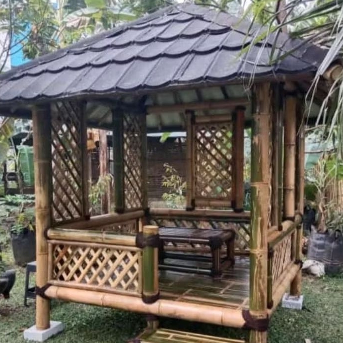 Gazebo Bambu Atap Genteng Pasir | Gazebo Bambu Sandaran Bilik Batik