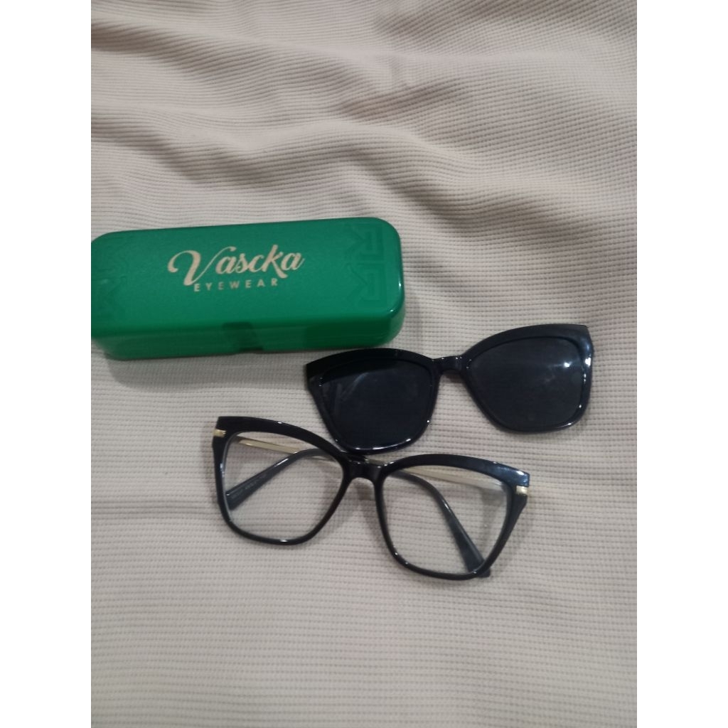 kacamata cat eye flip on