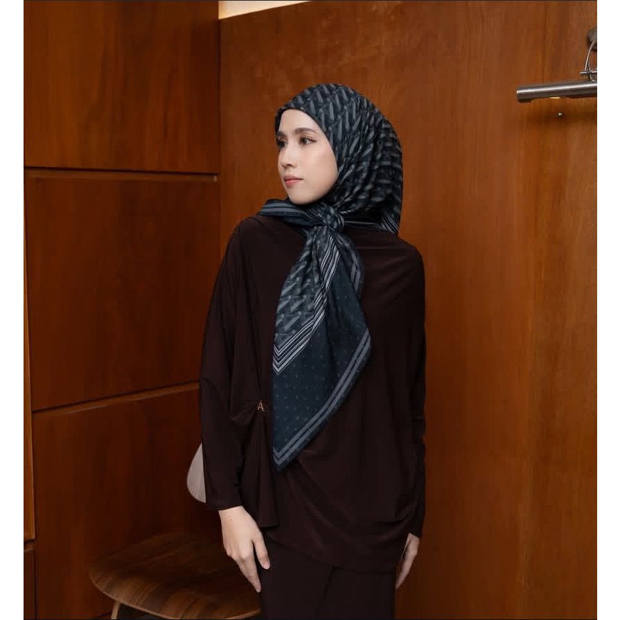 Lanne Monogram By Arascarf | Monogram Series Arascarf