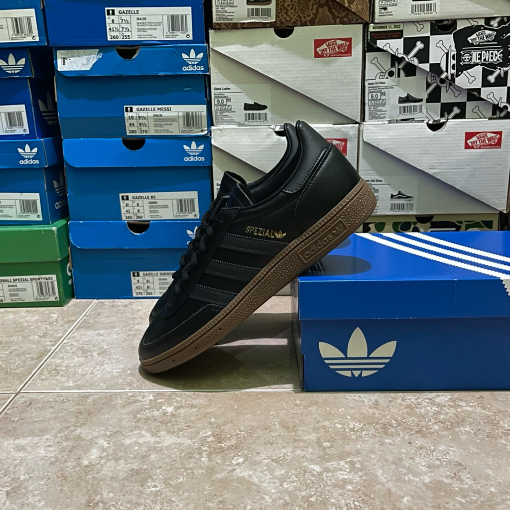 Adidas spezial leather core black gum (Resmi ADIDAS)