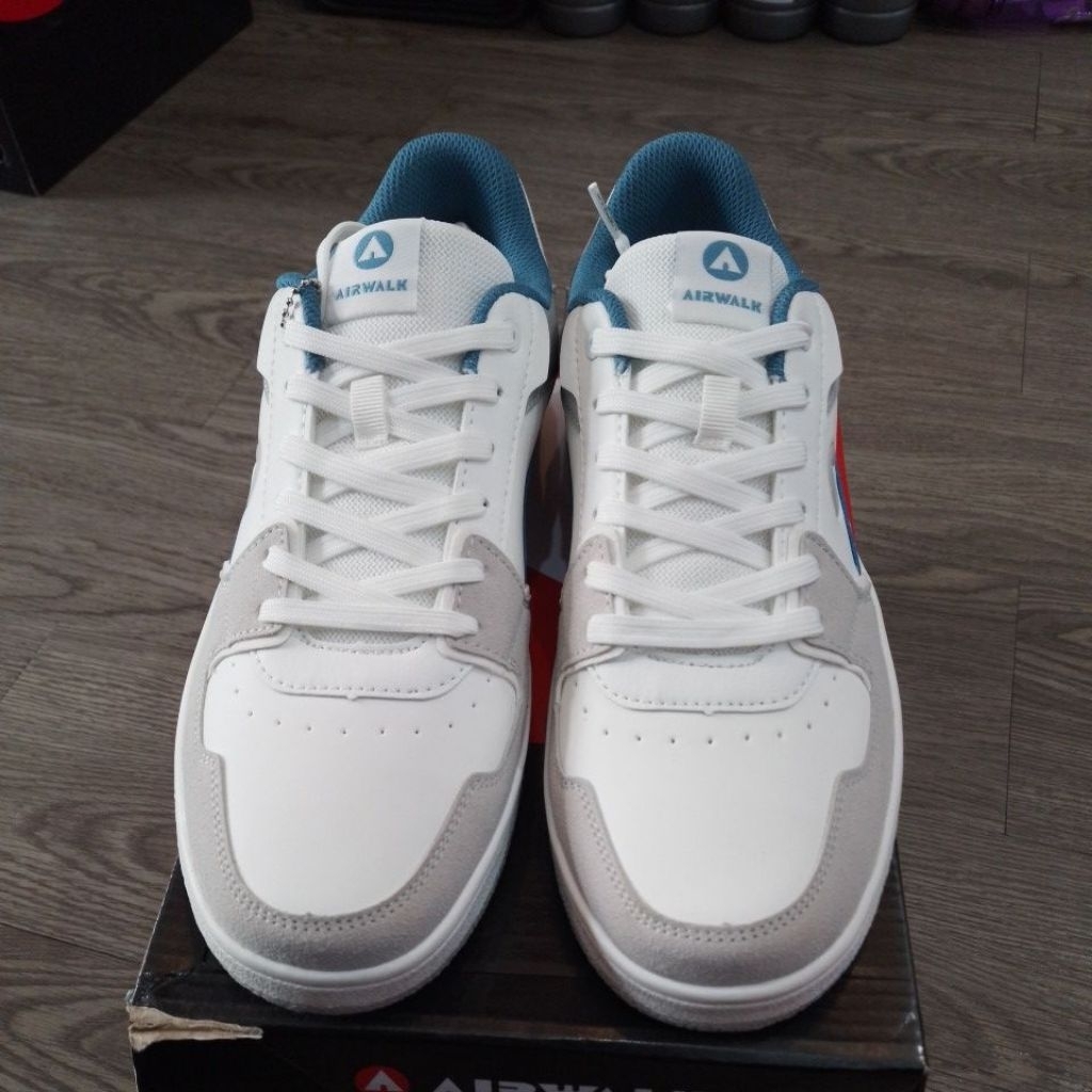 Sepatu Aiw Clifton
