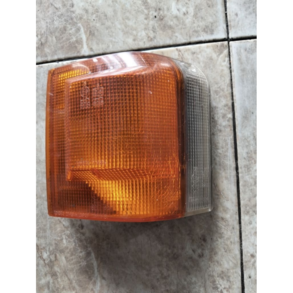 Sein Lampu Depan Toyota Kijang Super Original