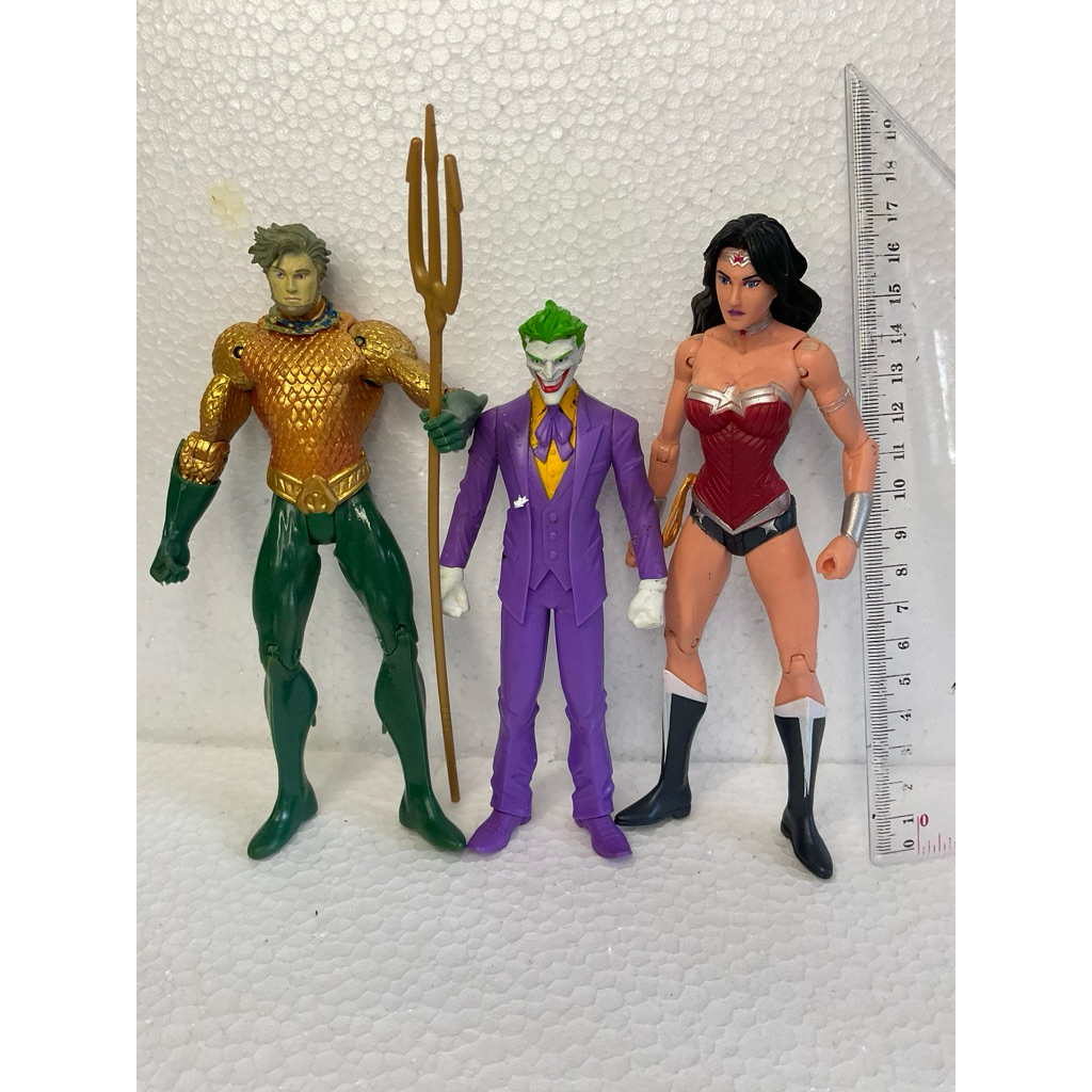 action figur joker aquaman wonder women
