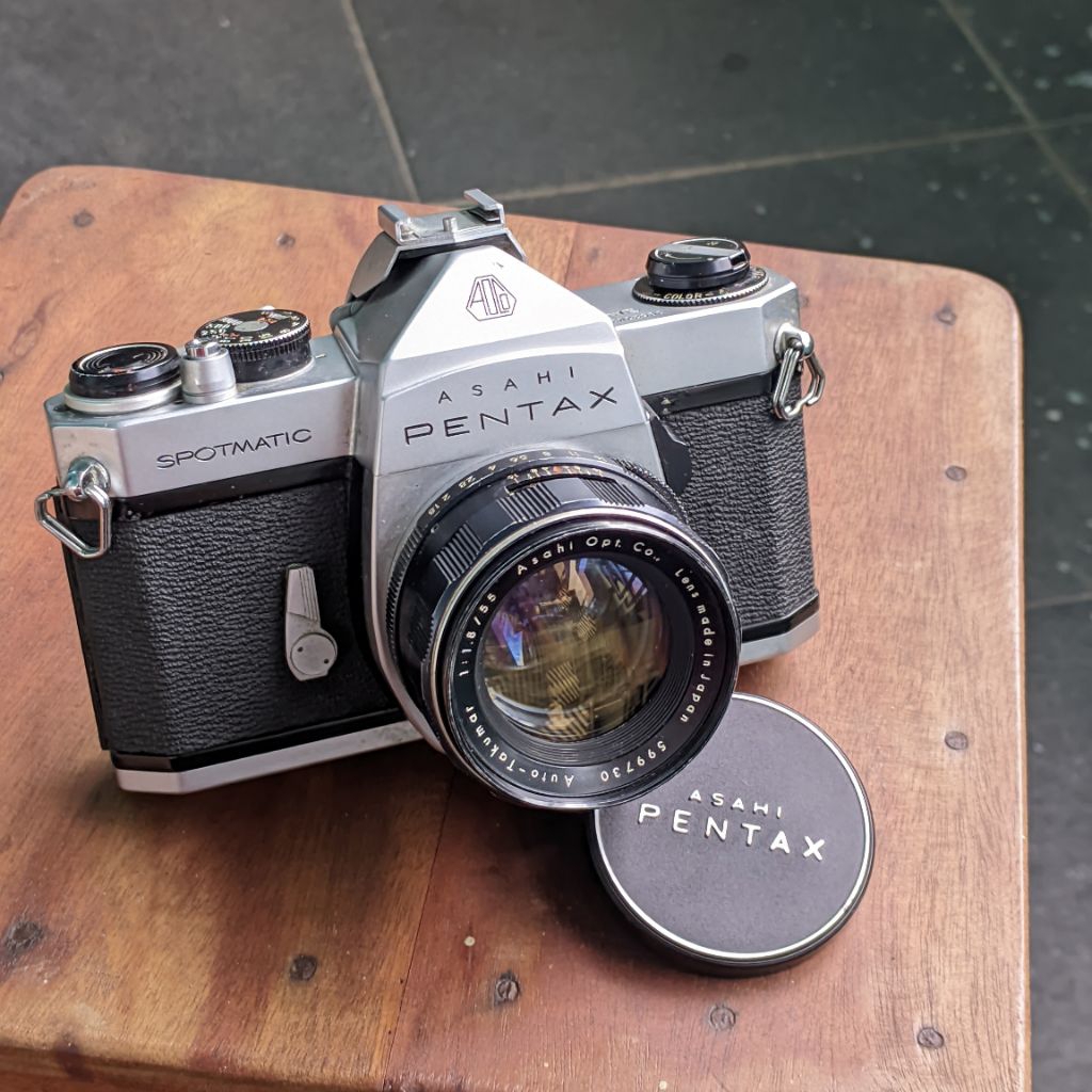 Kamera analog Pentax Spotmatic SP lensa Takumar 55mm f1.8 cakep
