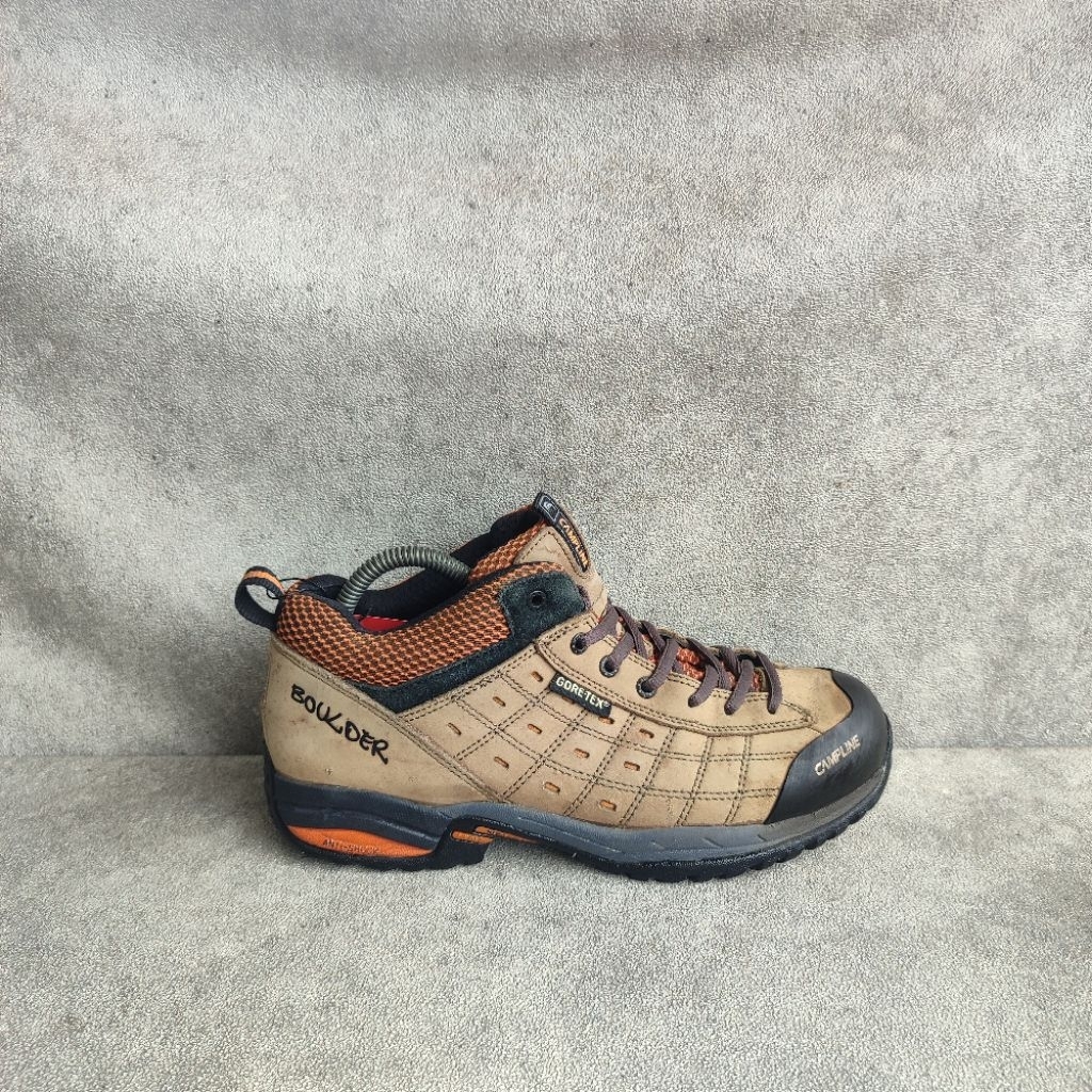 Sepatu outdoor Campline mid 42