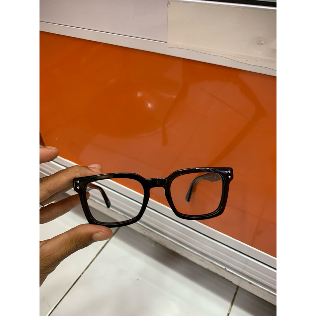 kacamata DIESEL ORIGINAL second BREND kode DL5229 size 50-21-145.