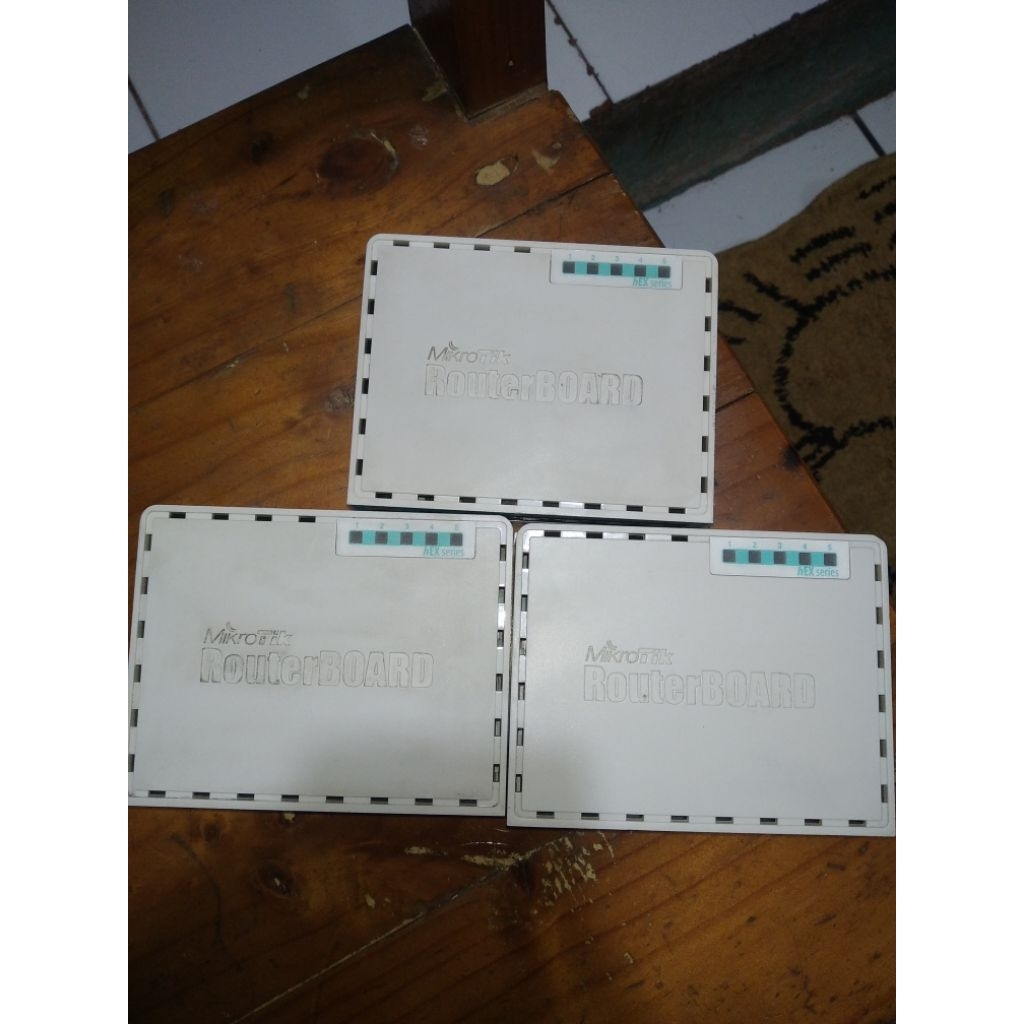 Mikrotik RB750r2+Adaptor