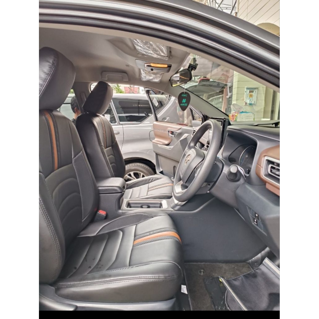 Balut Jok Mobil Innova/Fortuner MBtech Carrera Model Press