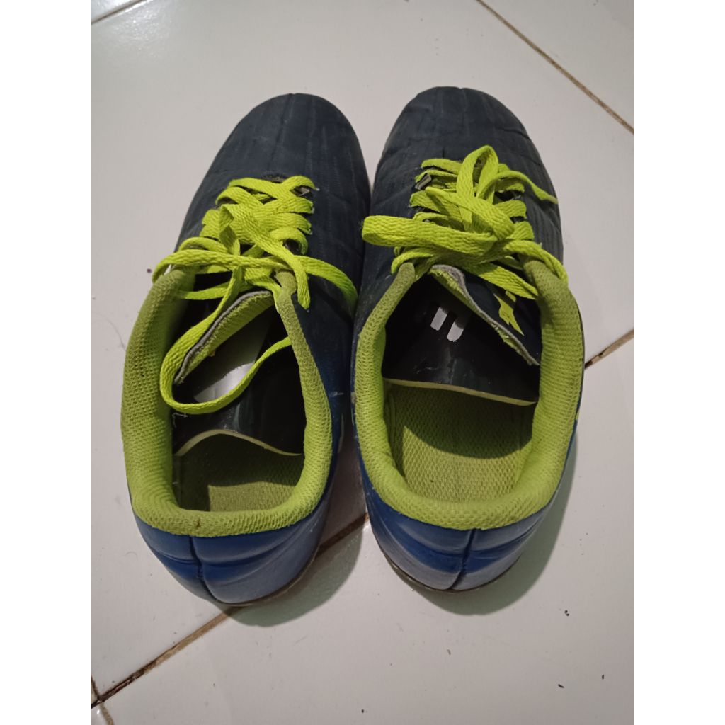 Preloved Sepatu Futsal Adidas