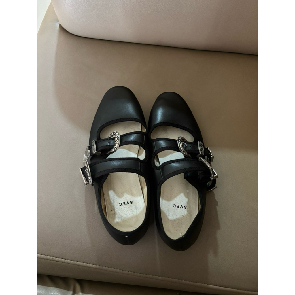 svec flat shoes preloved