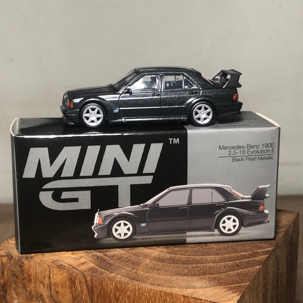 MiniGt Mercedes Benz e190 Black Pearl Metallic