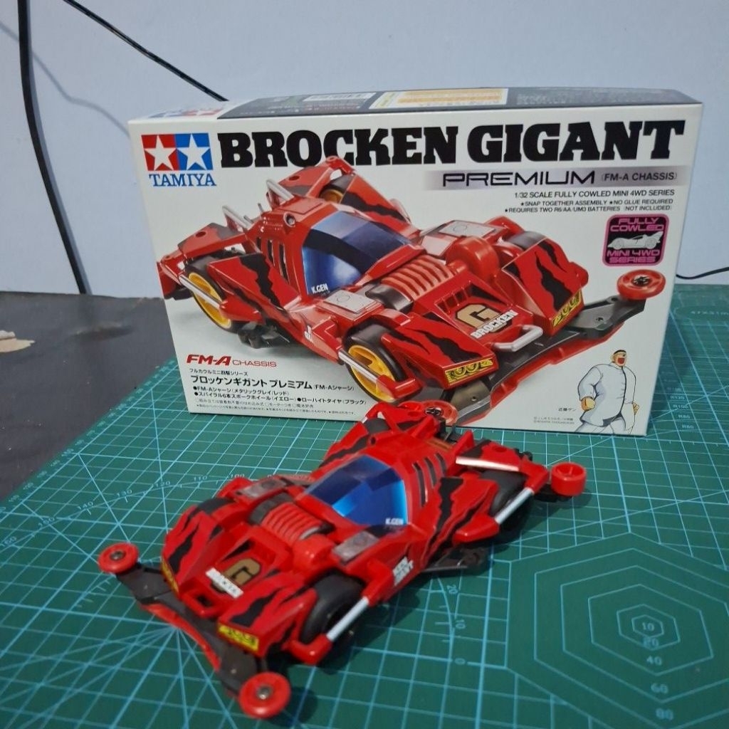 Tamiya Broken Gigant Premium Fma Rakit Pajang