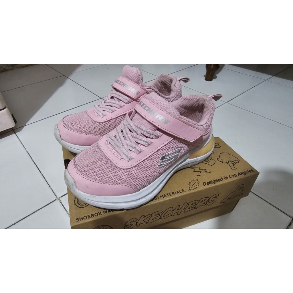 PRELOVED SEPATU SKECHERS ANAK