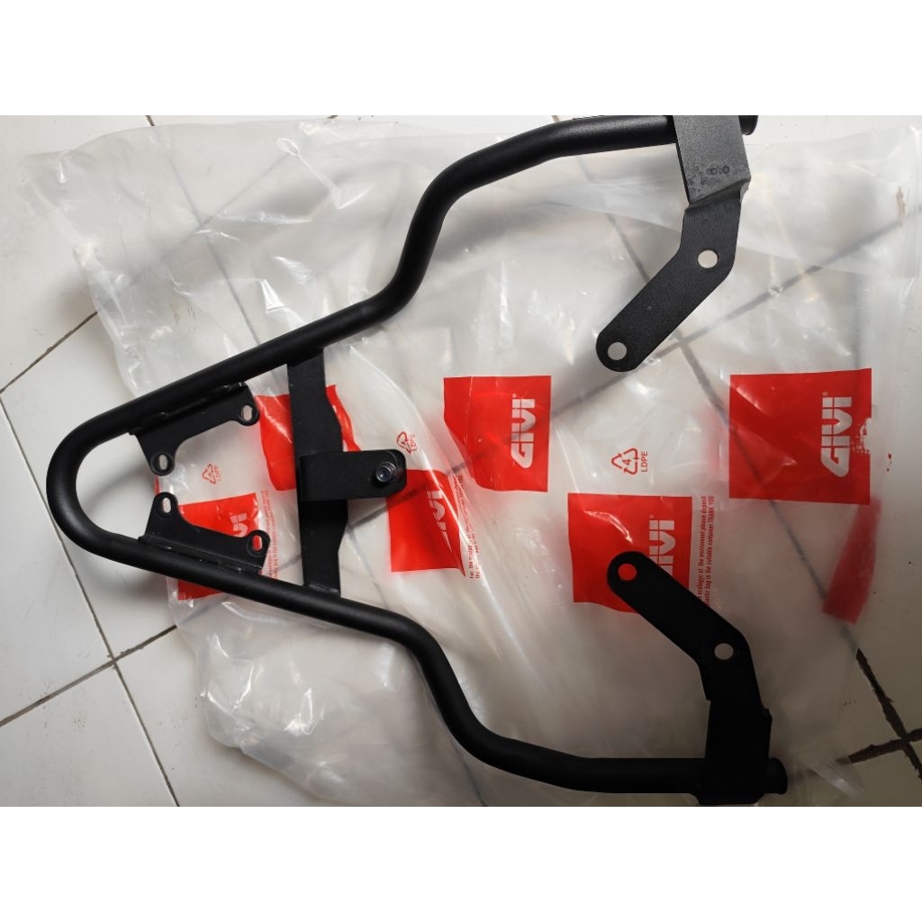 breket box givi nmax old