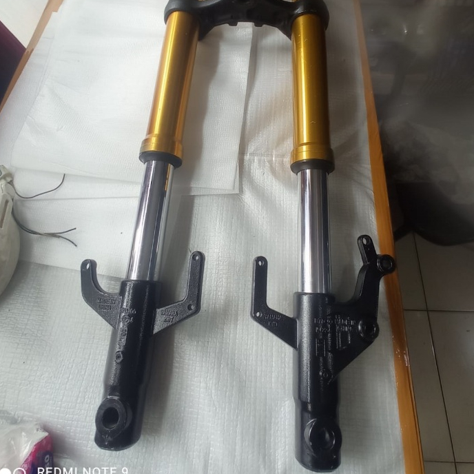 SHOCK UPSIDE DOWN SHOCK USD R15 V3.V4 MT15 KODE B7D ORIGINAL YAMAHA
