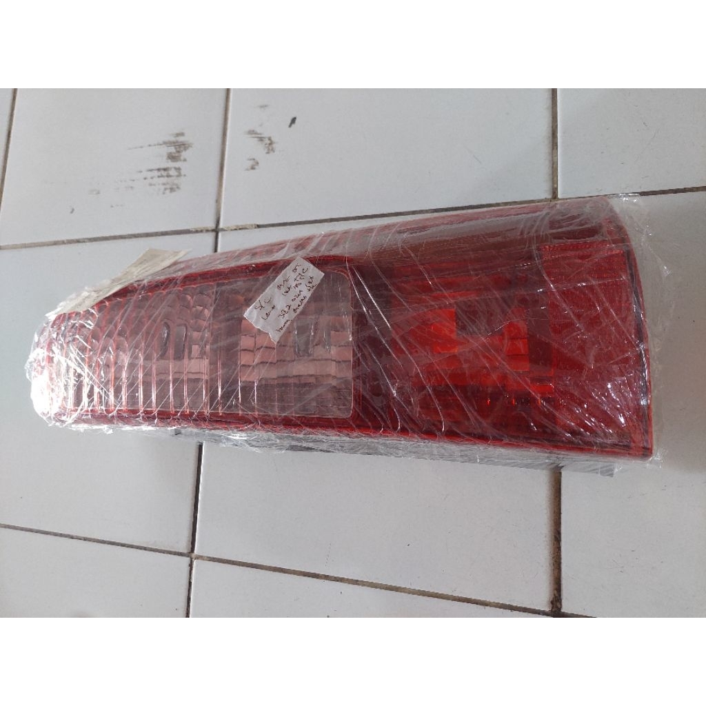 Lampu stop avanza 2004 2005 2006