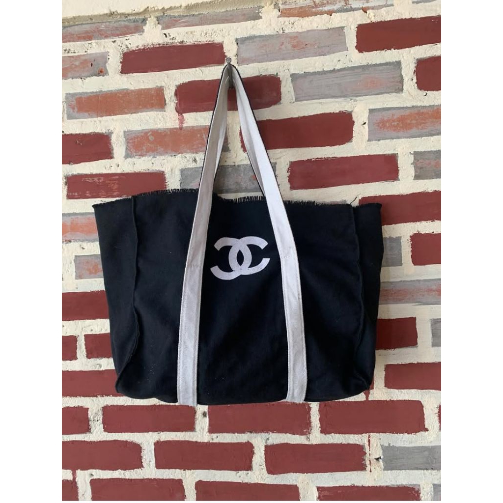 Chanel Tote bag aesthetic