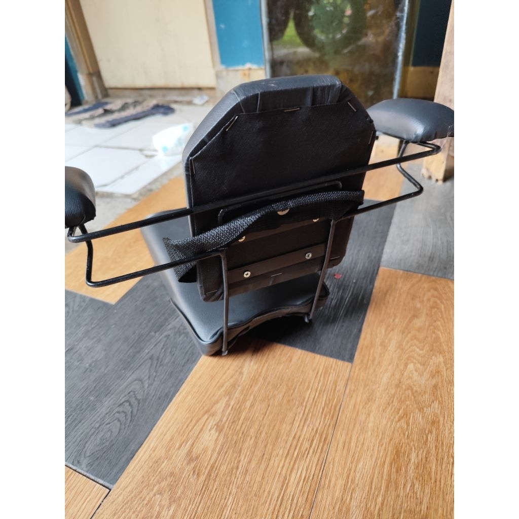 Preloved LIKE NEW Boncengan Anak Depan Motor All Beat Bekas L