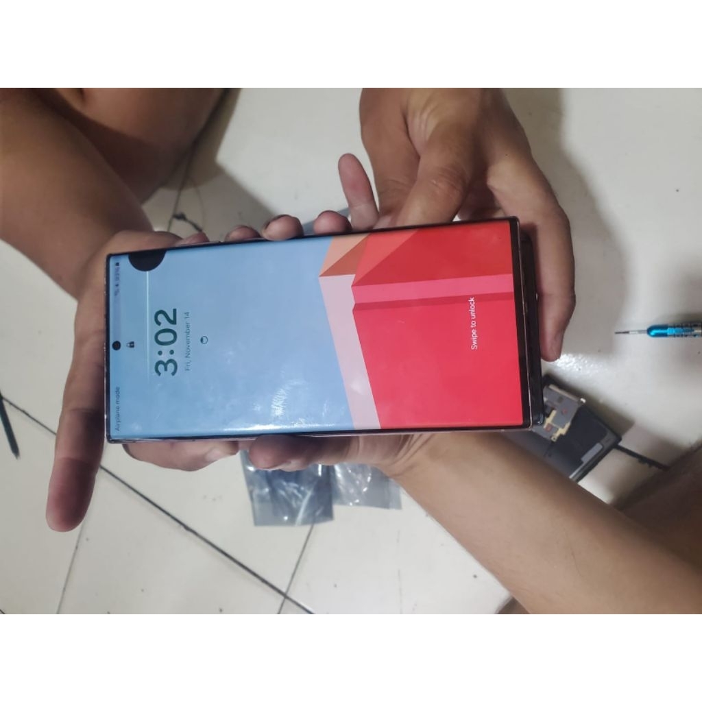 LCD SAMSUNG S22ULTRA MINUS SEPERTI GAMBAR RETAK TOMPEL
