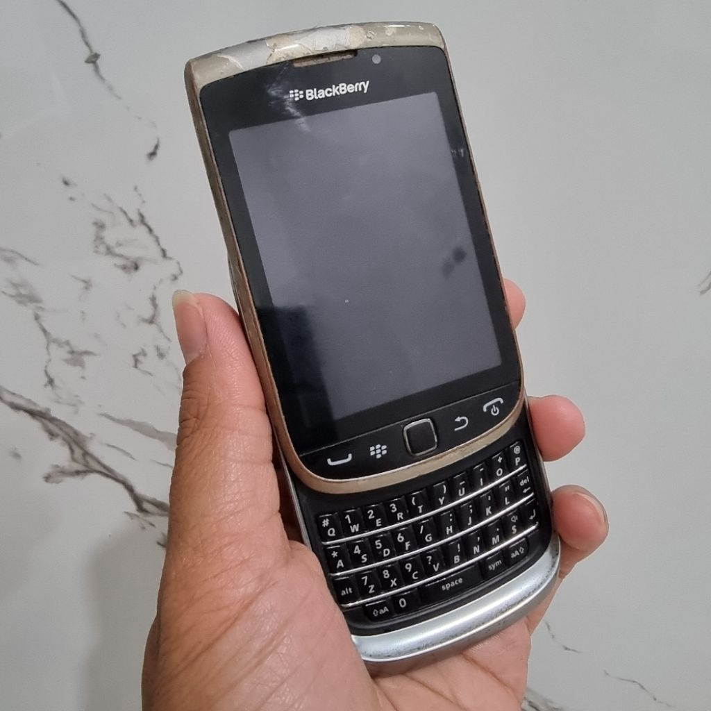 BLACKBERRY TORCH 9810 BAHAN / MINUS