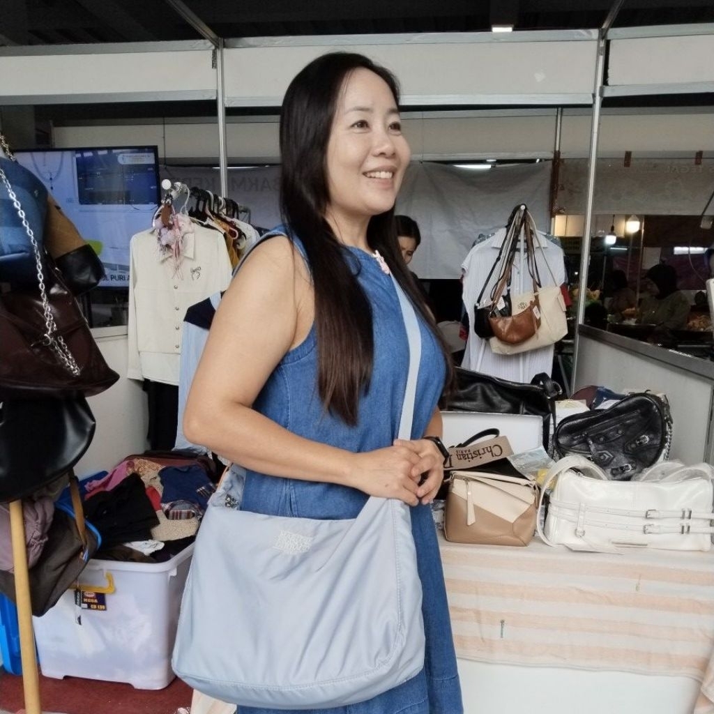 Tas Kain Selempang Wanita Besar