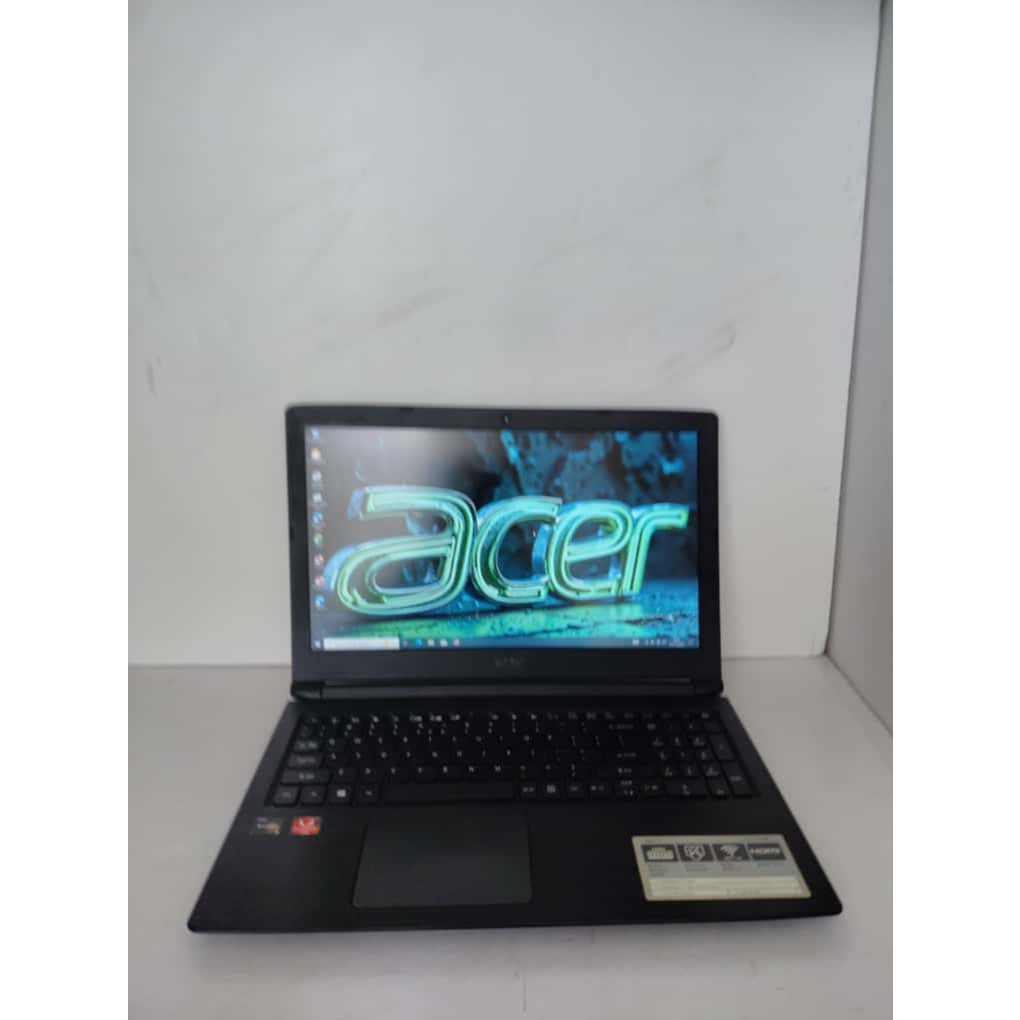 AMD Ryzen 3-3200U ram 8gb ssd 256gb numeric keypad Acer Aspire 3