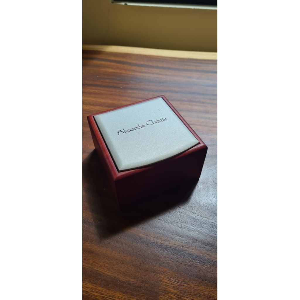 Kotak jam tangan Alexandre Christie