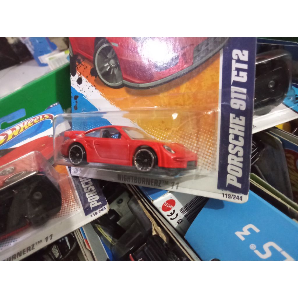 Hotwheels Porsche 911 GT2 red by Hotwheels Nightburnerz 11