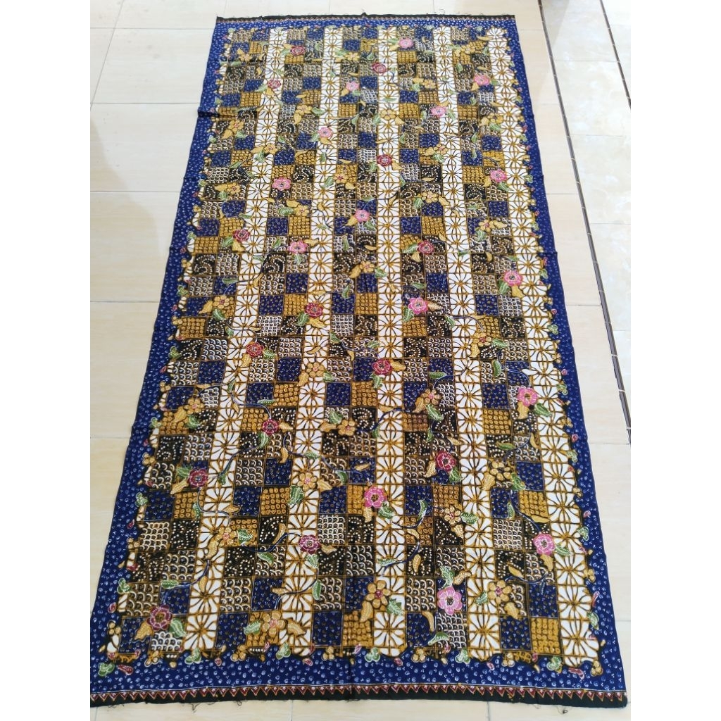 Batik Tulis Lasem Klasik