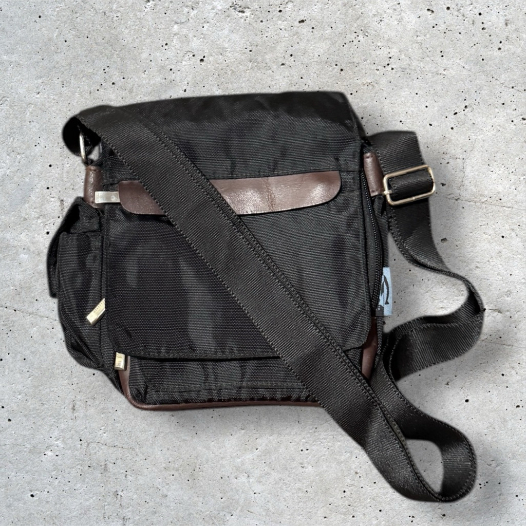 Tas Sling Pria Genova Hitam