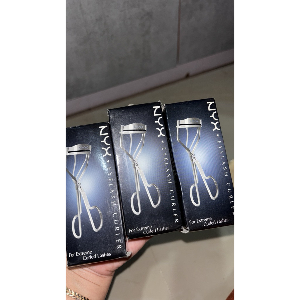 eyelash curler N Y X
