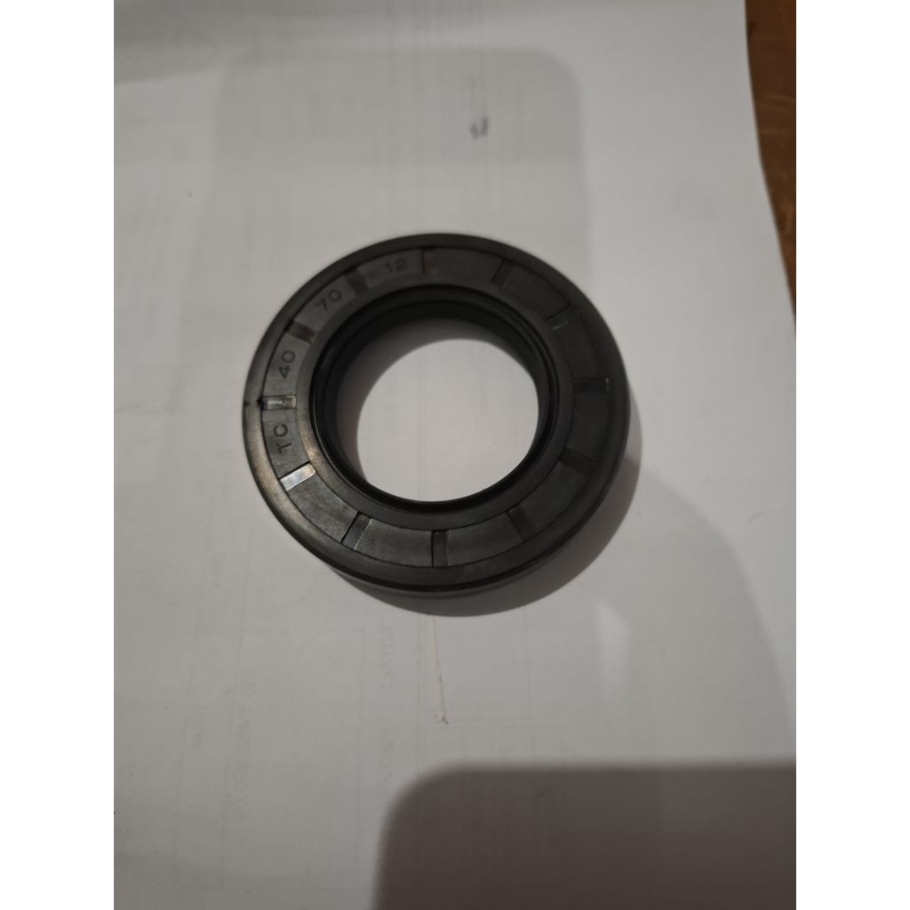 seal as roda/seal roda mesin tracktor G 3000(ZEVA)