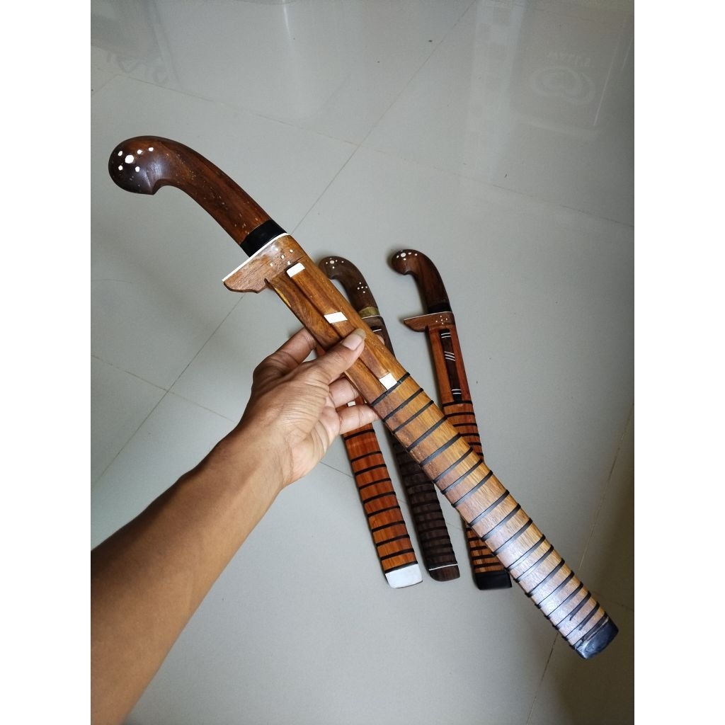 golok bahan baja per mobil