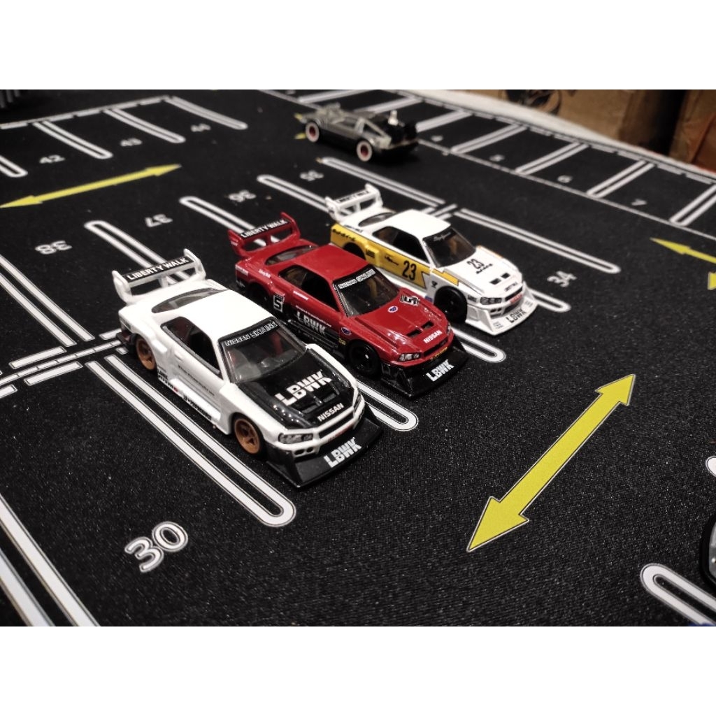 Hotwheels ER34 LBWK SILHOUETTE Putih Boulevard Petir Merah