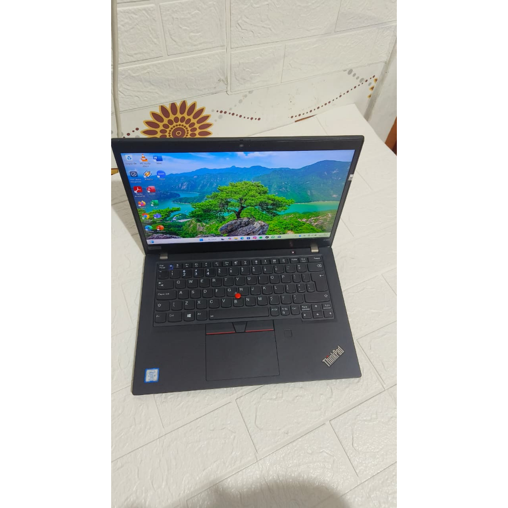 Lenovo Thinkpad  X390 slime gen 8 8265 U Core i 5 ram 16 ssd 256 gb